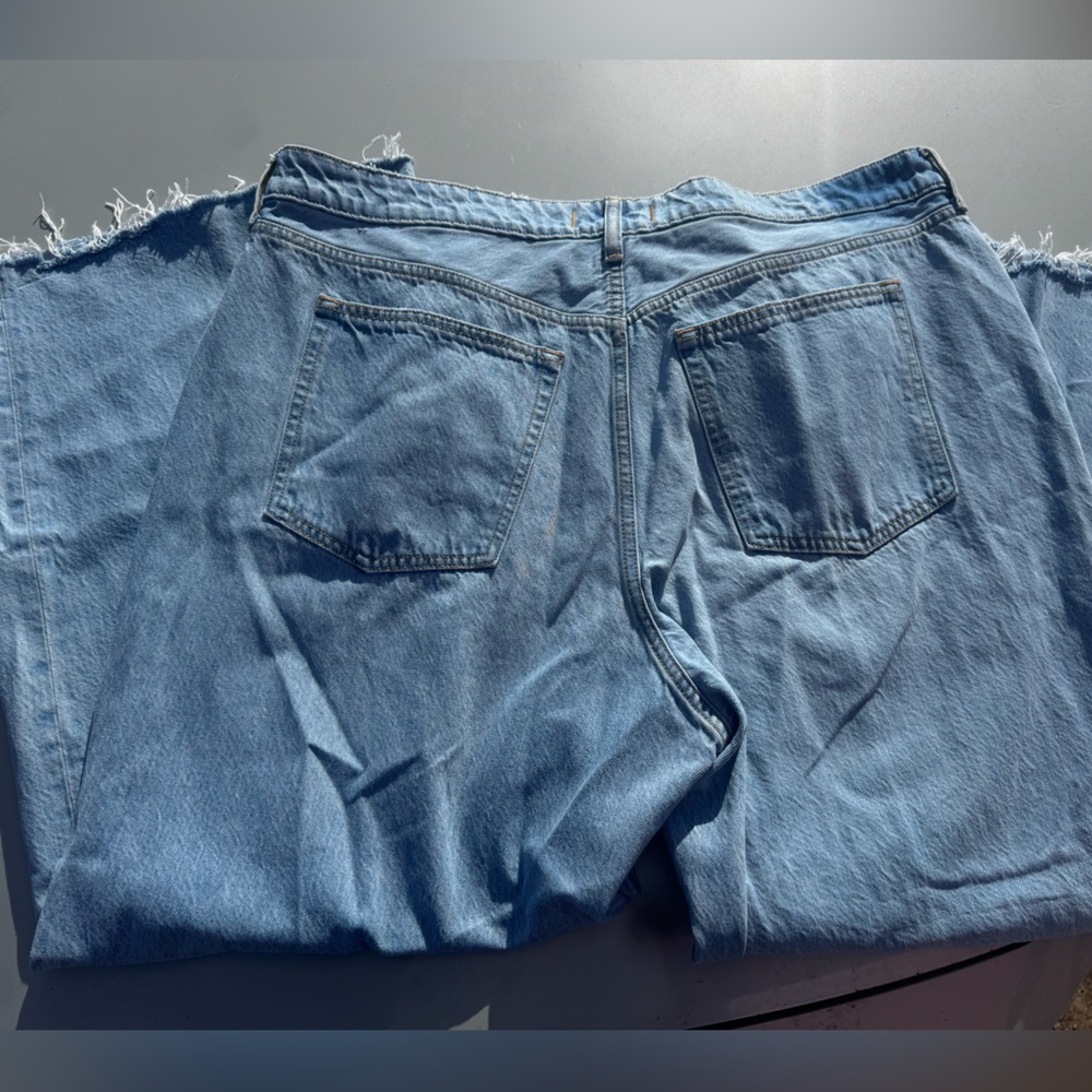 Abercrombie & Fitch, wide leg, high rise jean - Picture 5 of 6